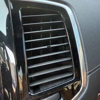 Volvo XC90 Klima Menfez Çubukları Garantide Ücret Talebi
