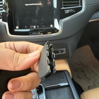 Volvo XC90 Klima Menfez Çubukları Garantide Ücret Talebi