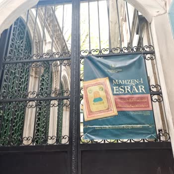 Galata Mevlevihanesi'nde Ziyaret Saatinde Kapalı Kapı Mağduriyeti