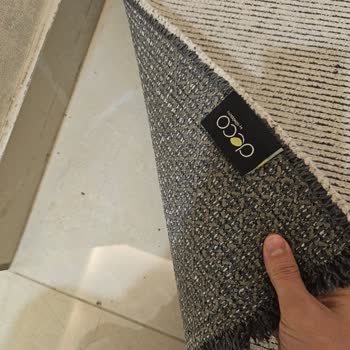 Kaydırmaz Özellikli Halının Altı Ve Üstü Dökülüyor, Renk Solması Yaşadım