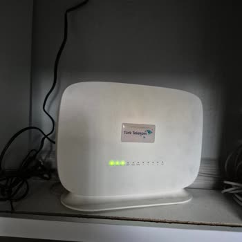 Sürekli Kesilen Yavaş İnternet Ve İlgisiz Destek Yüzünden Bıktık