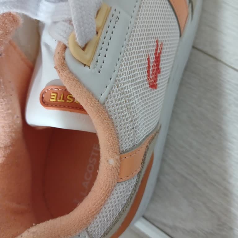 Lacoste Ayakkabıda Erken Yırtık Ve İlgisiz Mağaza Yaklaşımı