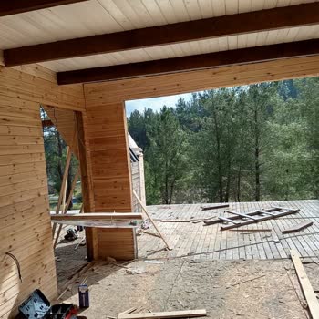 Yıldızlar Mimarlık Ahşap Tasarım Sözleşmeye Rağmen Ev Ve Havuz Teslim Edilmedi İletişim Kesildi