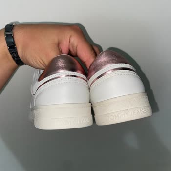 Sipariş Edilen Yeni Ayakkabı Da Kusurlu Çıktı, Çözüm Bekliyorum