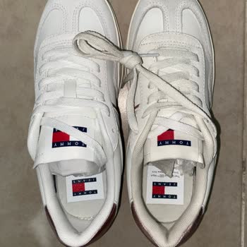 Sipariş Edilen Yeni Ayakkabı Da Kusurlu Çıktı, Çözüm Bekliyorum