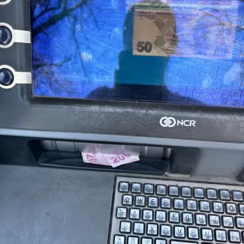 ATM'de Sıkışan Param Günlerdir Hesabıma Yatırılmadı, Mağdur Edildim