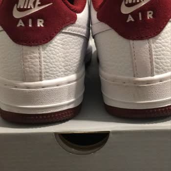 Nike Mağazasından Alınan Ayakkabıda Renk Atması Ve İlgisizlik