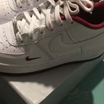 Nike Mağazasından Alınan Ayakkabıda Renk Atması Ve İlgisizlik