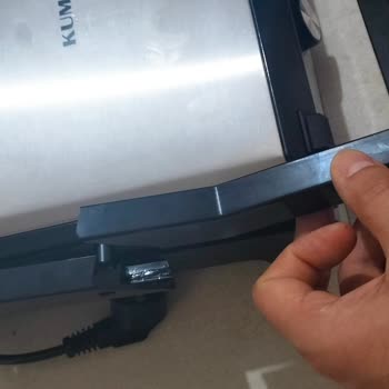 Kumtel Tost Makinesinin Kapağı Kısa Sürede Kırıldı