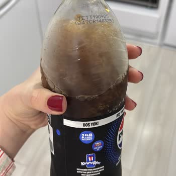 Pepsi 1L Şişede Anormal Cisim Ve Güvenlik Endişesi