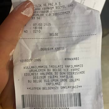 Bir Yıl Dolmadan Yırtılan Ayakkabıya Red Cevabı Şaşkınlığı