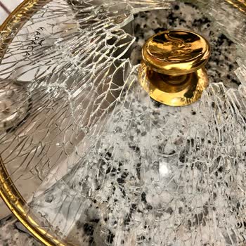 Granit Tencere Kapağı Kendiliğinden Patladı