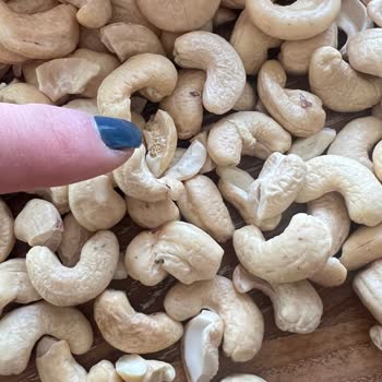 Hacıbaba Kuruyemiş’ten Kurtlu Ve Bayat Ürün Şoku