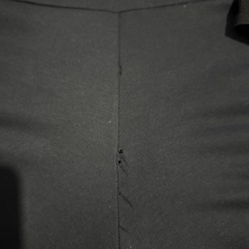 Kısa Sürede Dikişlerinde Sorun Çıkan Jogger Pantolona Olumsuz İnceleme Cevabı