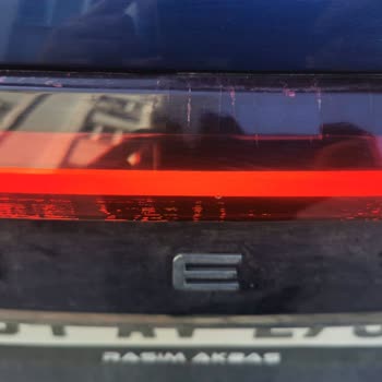 Chery Tiggo 8 Pro'nun Stop Lambasında Çatlak Sorunu Ve Garanti Desteği Eksikliği