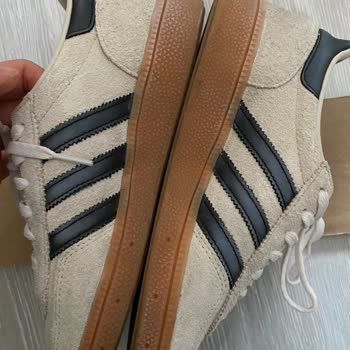 Adidas Ayakkabıda Hızlı Renk Solması Ve İade Sorunu