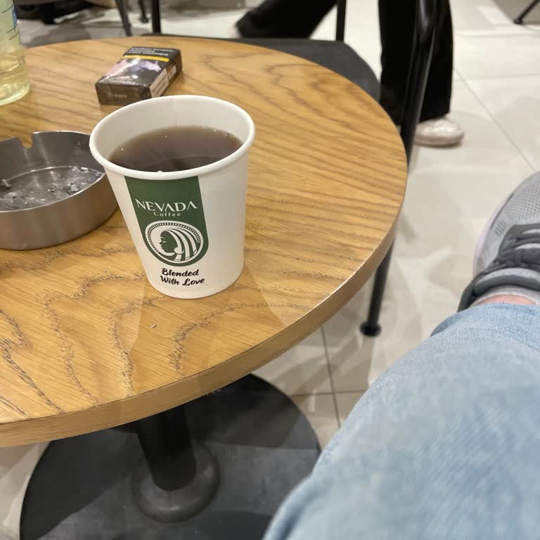 Kaynarca Nevada Cafe'de Sürekli Filtre Kahve Ve Fincan Eksikliği