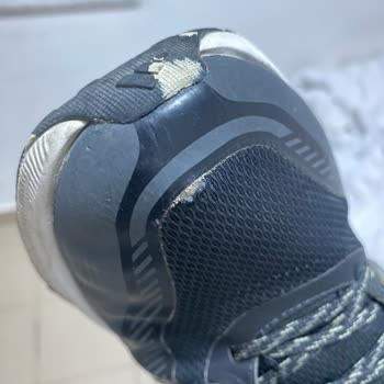 FLOdan Alınan Adidas Ayakkabının Dikişi Kısa Sürede Attı Mağaza Çözüm Sunmadı