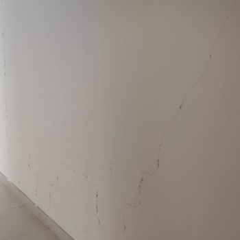 Deprem Sonrası Yetersiz Denetim Ve Bilgi Eksikliği Nedeniyle Siteyi Terk Ettik