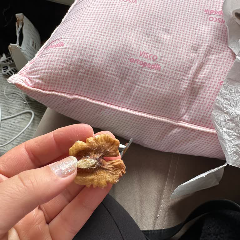 Aldığım Cevizler Küflü Çıktı Param Çöpe Gitti