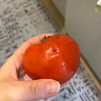 Migros Hemen'den Gelen Bozuk Meyve Ve Ezilmiş Domatesler Nedeniyle Mağduriyet