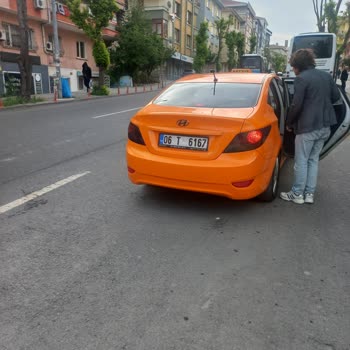 Taksi Şoförünün Keyfi Yolcu Seçimi Ve Saygısız Davranışı