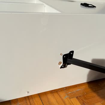 Vivense TV Ünitesi Bir Yılda Kırıldı, Müşteri Hizmetleri Sorunu Çözmedi