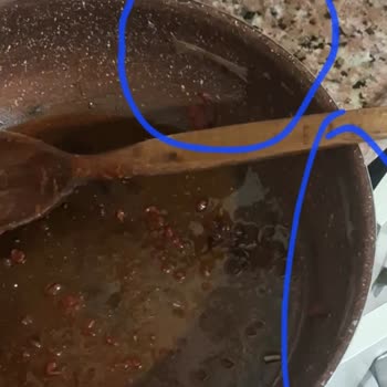 Mehtap Tencerenin İç Yüzeyinde Sağlıksız Soyulma Ve Kalite Sorunu