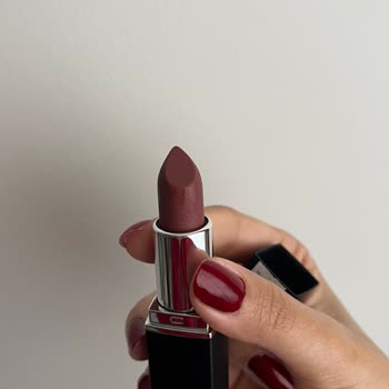 Gratis Aldığım Rujun Yapısı Bozuk Ve Son Kullanma Tarihi Yok