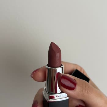 Gratis Aldığım Rujun Yapısı Bozuk Ve Son Kullanma Tarihi Yok