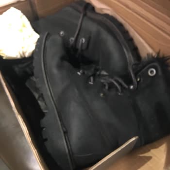 Aldığım Botlar Kısa Sürede Yırtıldı Mağaza İlgisiz Ve Kaba Davrandı