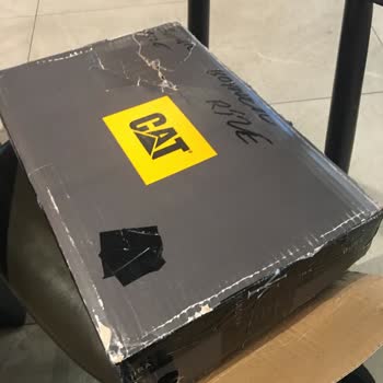 Aldığım Botlar Kısa Sürede Yırtıldı Mağaza İlgisiz Ve Kaba Davrandı