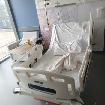 Hastane Temizliğinde Ve Refakatçi Koşullarında Büyük Eksiklik