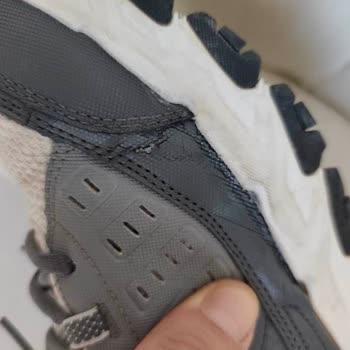 Skechers Ayakkabıda Aynı Noktada Tekrarlayan Yırtılma Sorunu