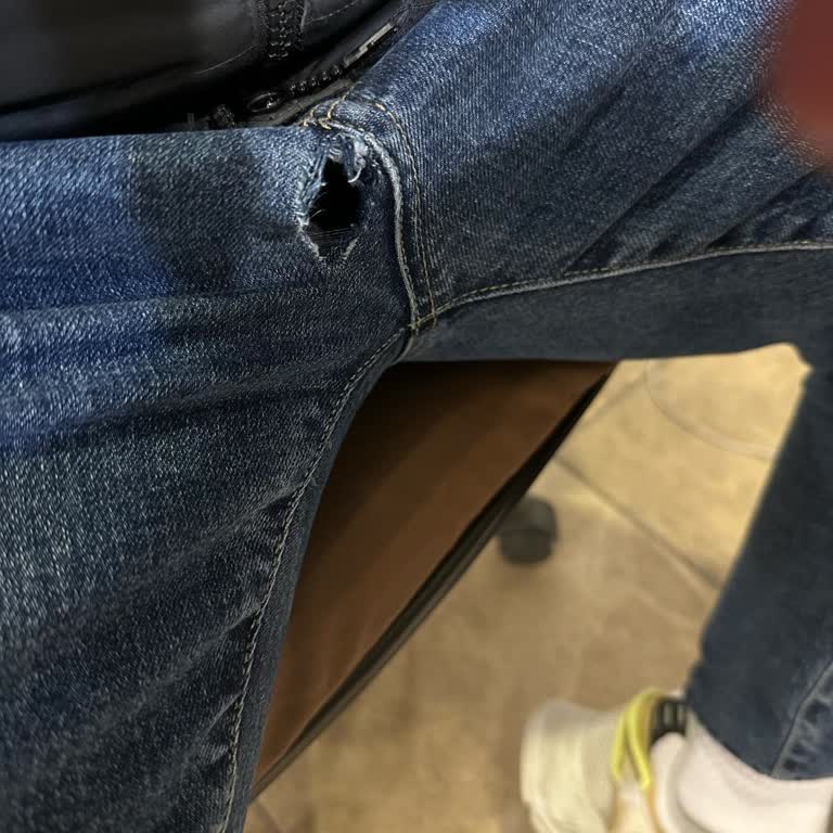Mavi Jeans'ten Aldığım Kotlar Hızla Yırtılıyor, Hayal Kırıklığı Yaşadım