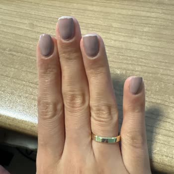 Kalıcı Oje Hizmeti Beklenenden Kısa Sürede Bozuldu