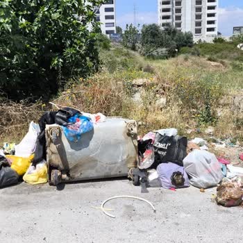 Tarsus Belediyesi Çöp Konteyneri Ve Temizlik Şikayetlerini Görmezden Geliyor