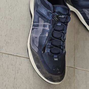 Ecco Sold Me Espinho Magnet Shoes That Faded After Just a Few Uses