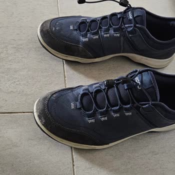 Ecco Sold Me Espinho Magnet Shoes That Faded After Just a Few Uses