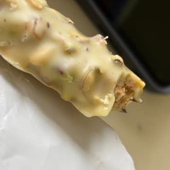 Ülker Çokonat Beyaz Çikolatalı Gofret İçerisinde Kıl Çıkması