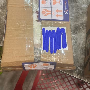 Yurtiçi Firmasının Dikkatsizliği Nedeniyle Hediye Ürünüm Zarar Gördü,Maddi Manevi Mağduriyet Yaşadım