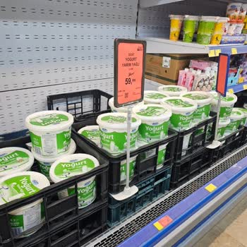 Son Kullanma Tarihi Yaklaşan Ürünlerin Raflarda Satılması Ve Personel Davranışı