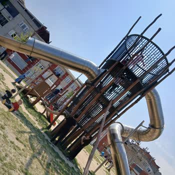 Bayrampaşa Millet Bahçesinde Küçük Çocuklar İçin Uygun Park Yok