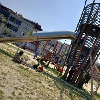 Bayrampaşa Millet Bahçesinde Küçük Çocuklar İçin Uygun Park Yok