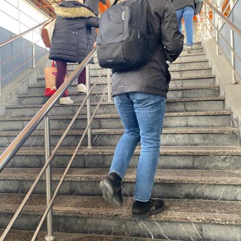 İstanbul Fuar Merkezi Metro Durağında Süregelen Merdiven Ve Yol Sorunları