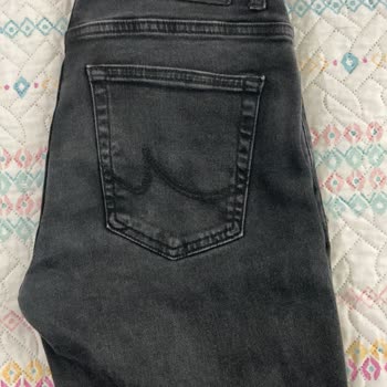 Satın Aldığım Kot Pantolonun Rengi Attı, Firma Sorumluluk Almadı