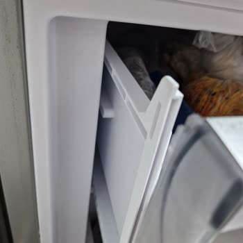 Buzdolabı Dondurucu Kapağı Tırnakları Kolayca Kırıldı Garanti Kapsamı Dışında Kaldı