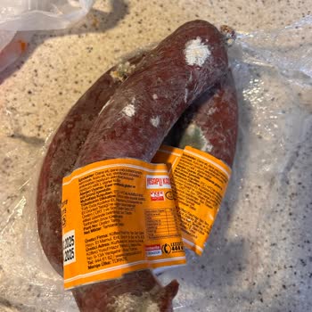 Aldığım Sucuğun Küflenmesi Ve İlgisiz Mağaza Yanıtı