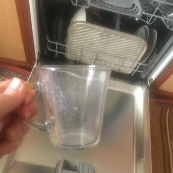 My New Bosch 6-Program Dishwasher Smells Like Burning Plastic and Doesn’t Clean Well
