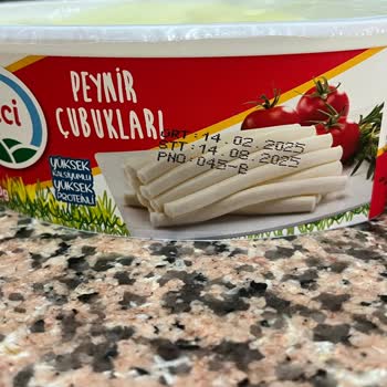 Son Kullanım Tarihi Geçmemiş Peynirin Küflü Çıkması